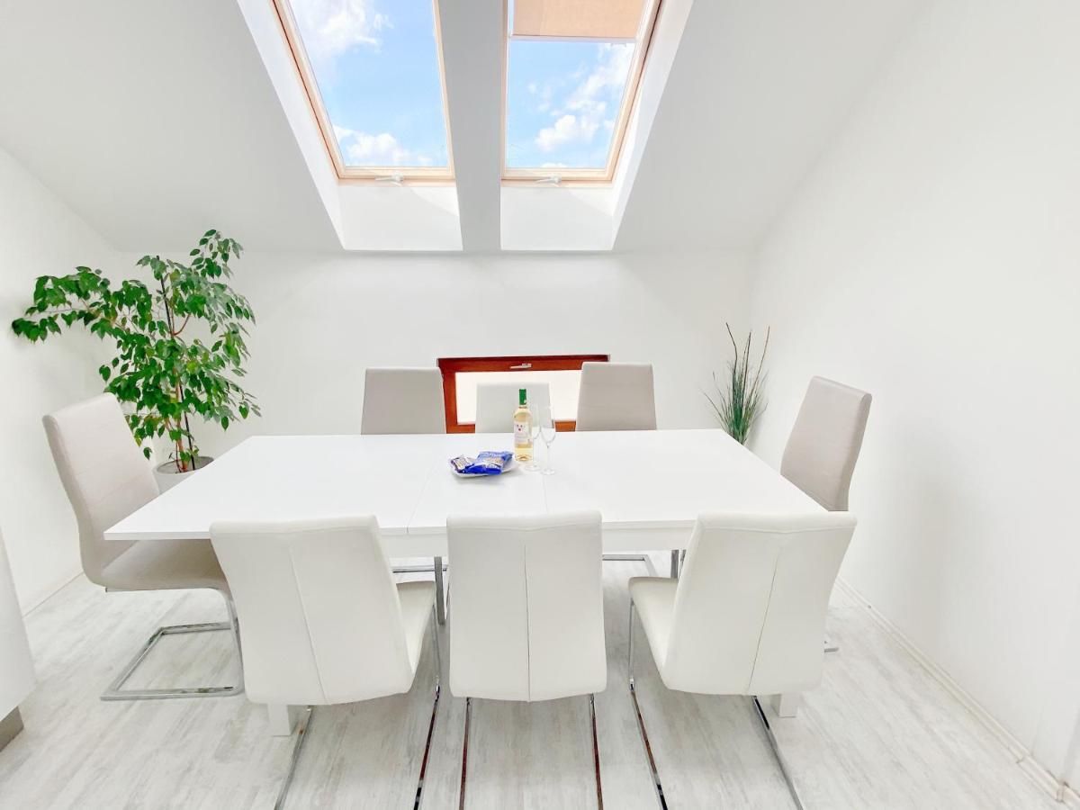 Loft With Rooftop And Free Parking In Garage *